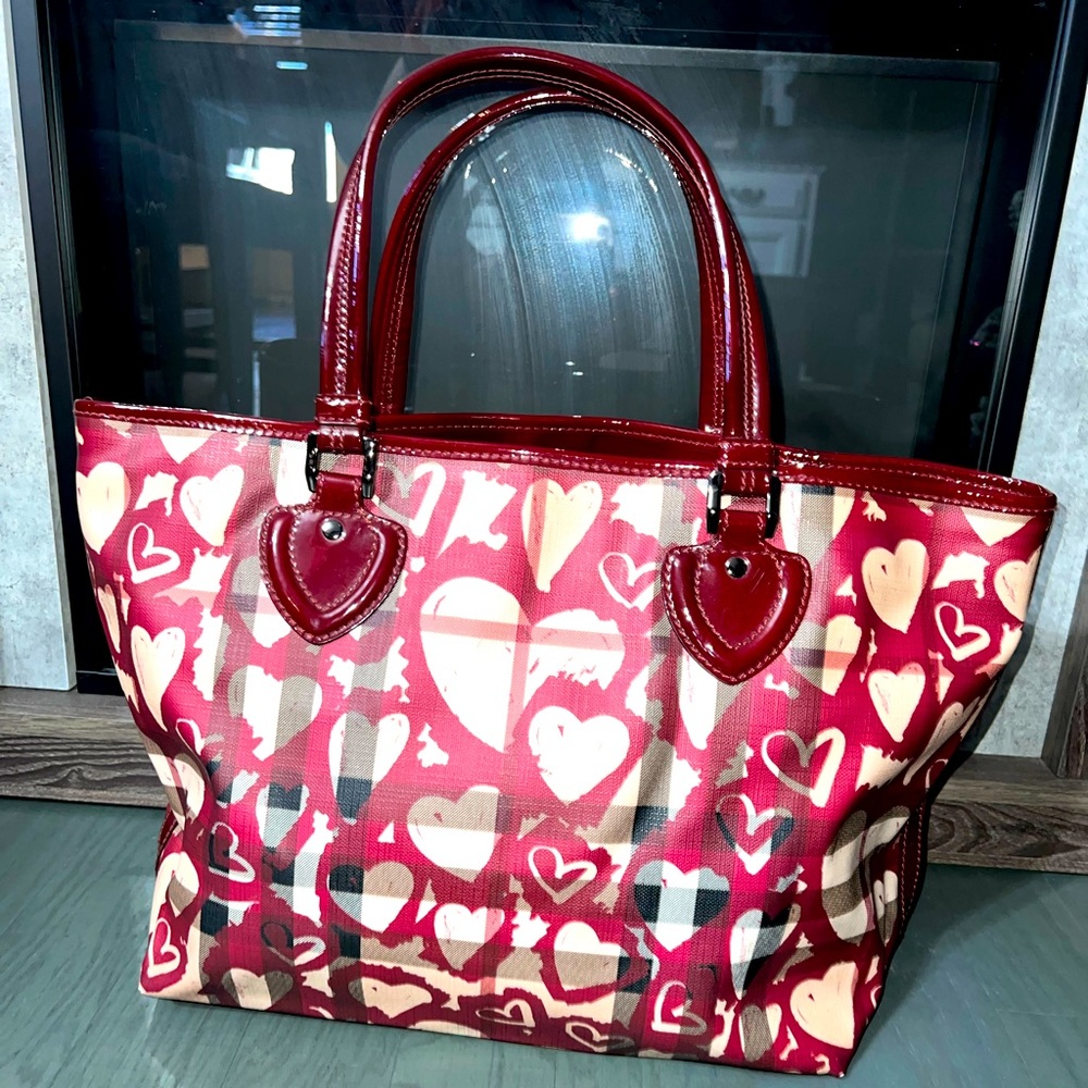 Burberry Nova Check Heart ❤️ Patent Leather tote